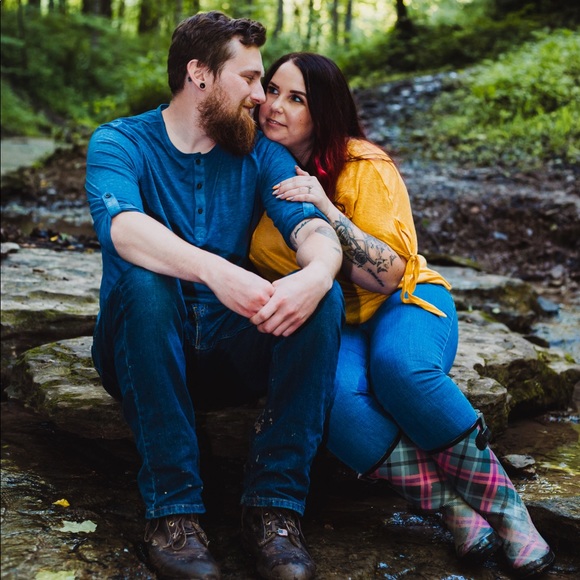 Meet your Posher, Stephanie - Picture 2 of 2